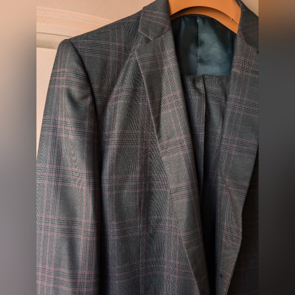 Alfani Gray and Pink Sport Coat with Windowpane Pattern